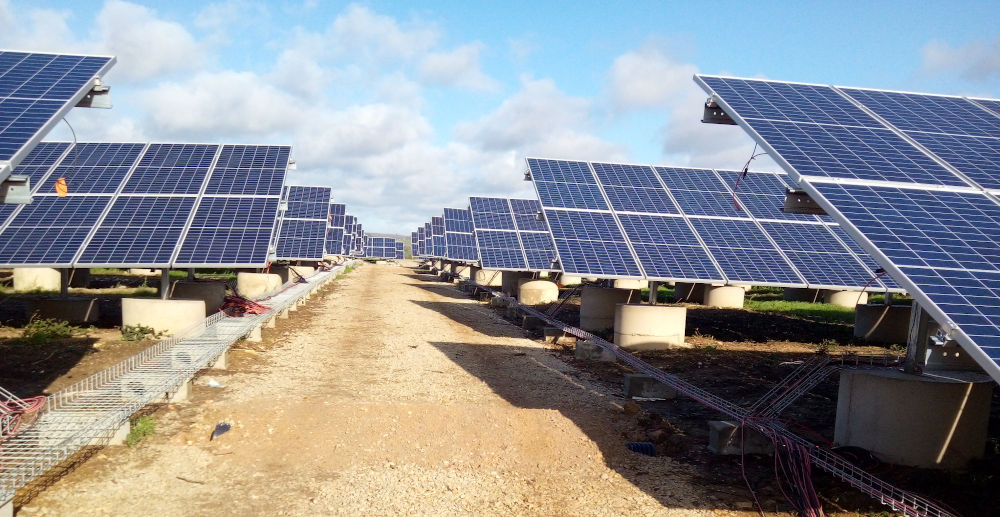 découvrez notre projet photovoltaïque (pv), une initiative durable visant à promouvoir l'énergie solaire. rejoignez-nous pour explorer des solutions innovantes et respectueuses de l'environnement qui contribuent à un avenir énergétique plus vert.