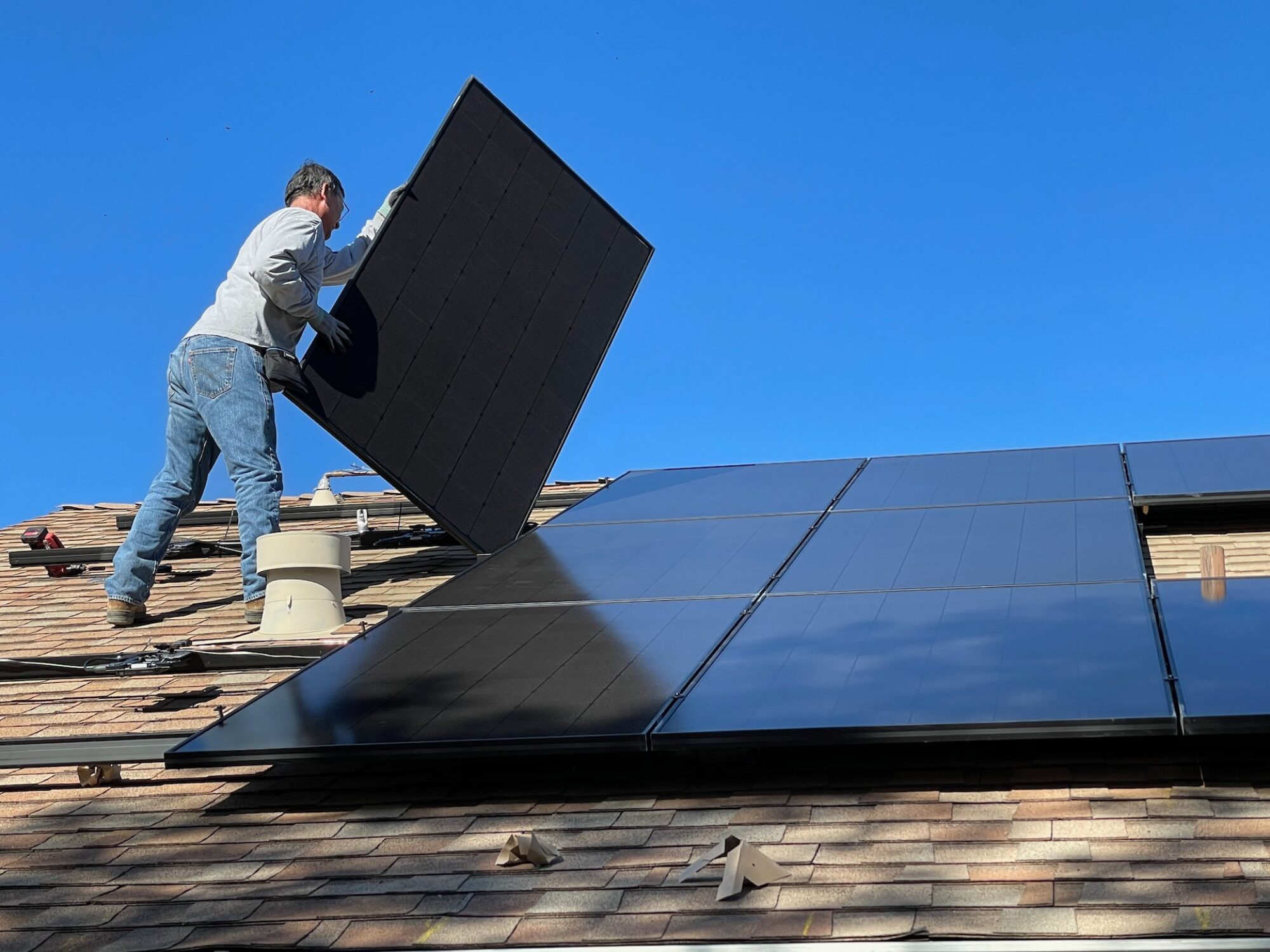 découvrez les vérités derrière les mythes courants sur les panneaux photovoltaïques. informez-vous sur leur fonctionnement, leurs bénéfices et démystifiez les idées reçues pour prendre une décision éclairée sur l'énergie solaire.