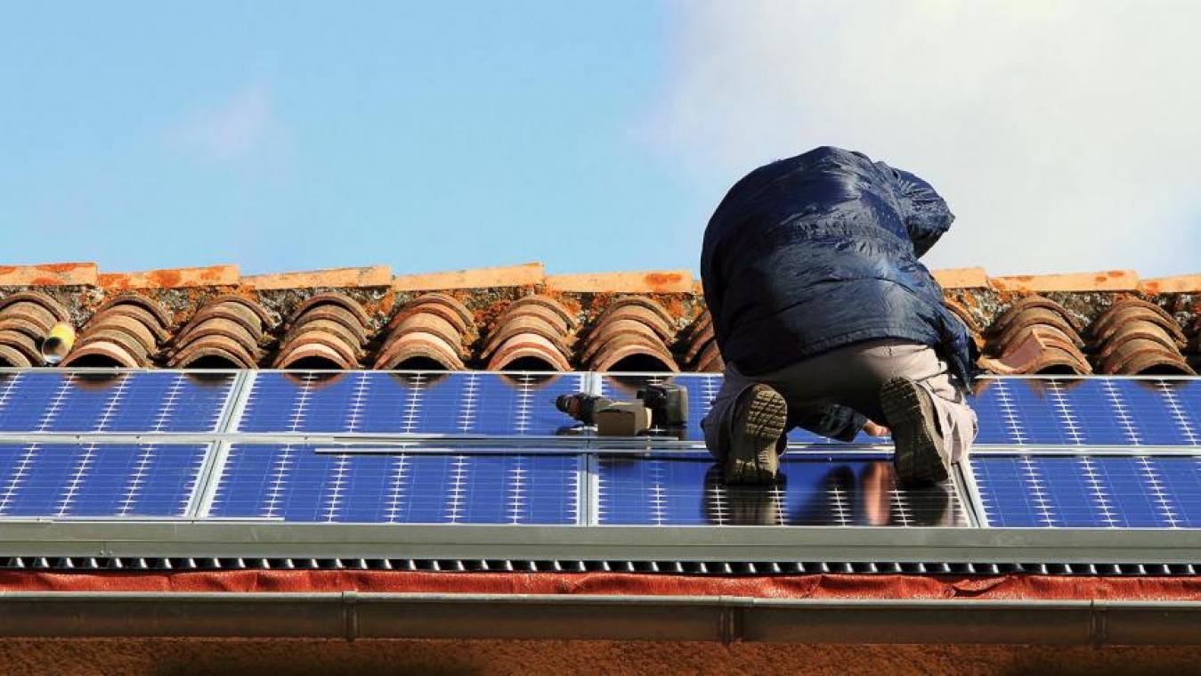 découvrez les opportunités d'emploi offertes par pôle emploi pour les installateurs photovoltaïques. rejoignez un secteur en plein essor et contribuez à la transition énergétique tout en bénéficiant d'un accompagnement personnalisé.