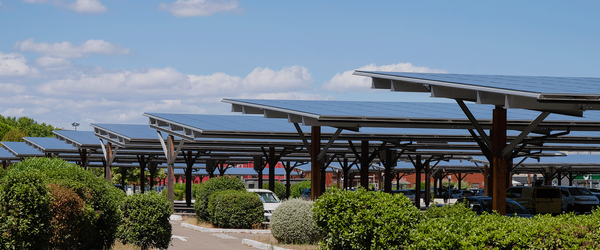 découvrez nos ombrières solaires modernes et écologiques, conçues pour fournir de l'ombre tout en produisant de l'énergie renouvelable. idéales pour les parkings, jardins ou espaces publics, ces structures allient confort et durabilité, réduisant votre empreinte carbone.