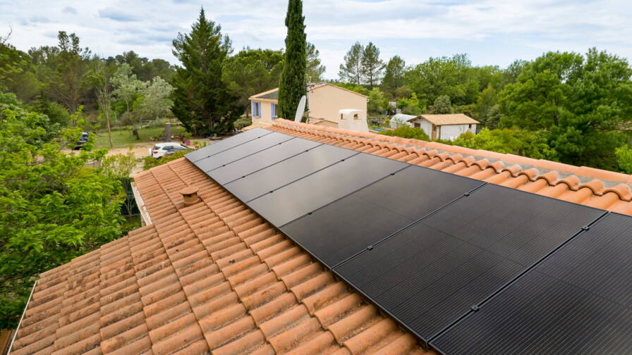 découvrez les prix et avantages des panneaux solaires 3 kwc. optimisez votre consommation d'énergie avec une solution écologique et économique, tout en profitant d'une installation adaptée à vos besoins. informez-vous sur les économies réalisées et l'impact environnemental positif.