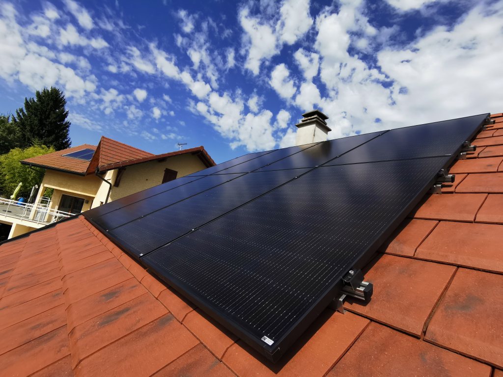 découvrez le panneau solaire 6 kwc, une solution efficace et écologique pour réduire vos factures d'énergie. optimisez la production d'électricité de votre foyer tout en contribuant à la transition énergétique. profitez d'une installation fiable et performante avec un excellent retour sur investissement.