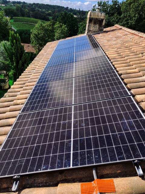 découvrez les avantages d'un panneau solaire 6 kwc pour optimiser votre consommation d'énergie. idéal pour réduire votre facture d'électricité et contribuer à la préservation de l'environnement, ce système de production d'énergie renouvelable s'adapte parfaitement à vos besoins domestiques. profitez de l'énergie solaire dès aujourd'hui !