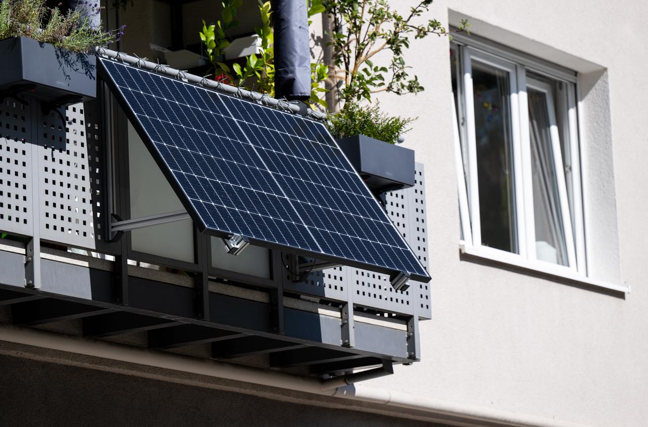 découvrez comment installer un panneau solaire sur votre balcon pour bénéficier d'une énergie renouvelable tout en optimisant votre espace. profitez d'une réduction de vos factures d'électricité et contribuez à une planète plus verte avec nos conseils pratiques et astuces.