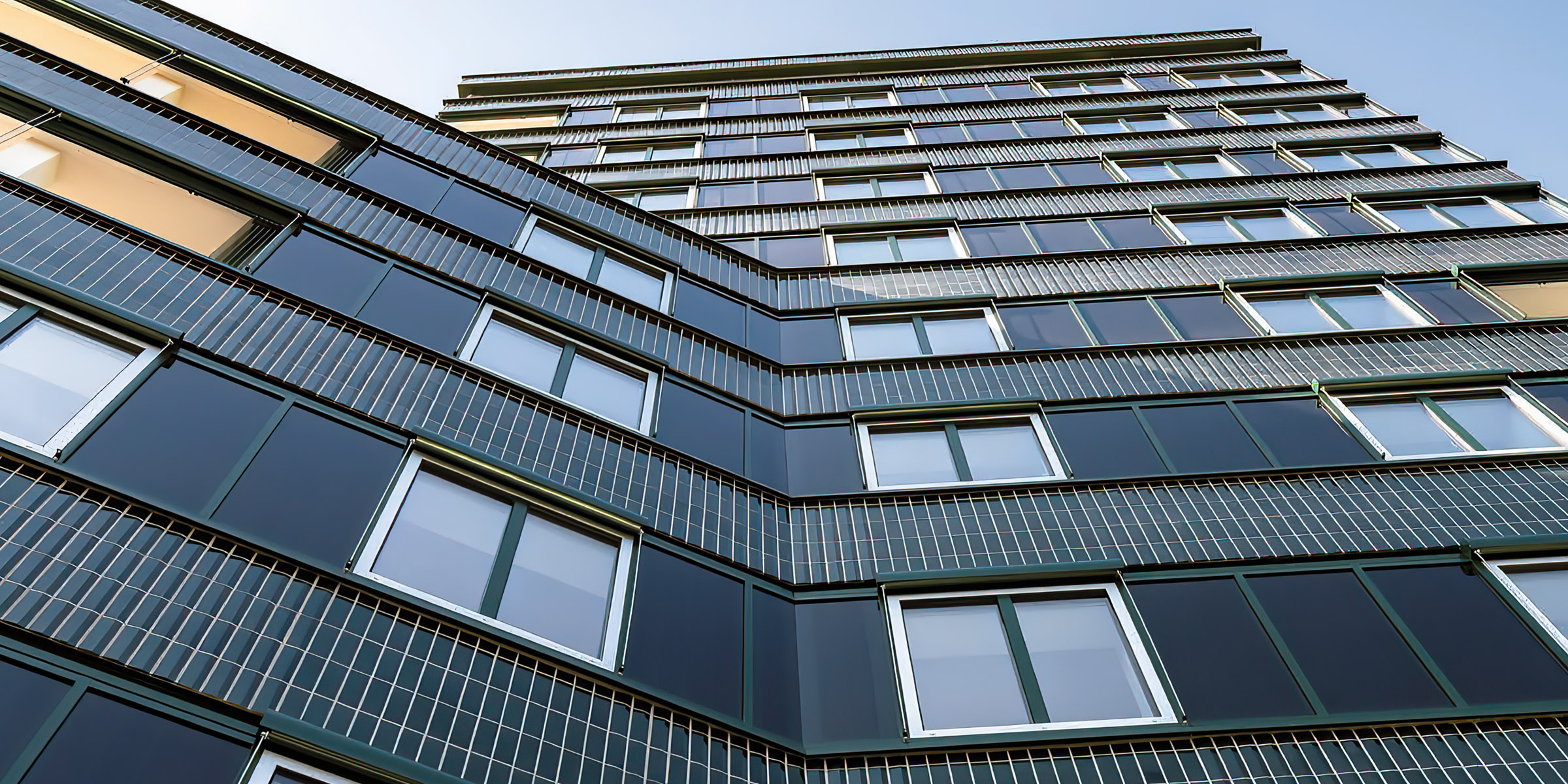 découvrez les avantages des panneaux solaires pour façade, une solution innovante et esthétique pour optimiser l'énergie renouvelable de votre maison. transformez votre façade en une source d'énergie tout en valorisant votre bien immobilier.