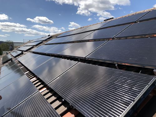 découvrez le panneau solaire thermique, une solution innovante pour produire de l'eau chaude grâce à l'énergie solaire. écologique et économique, il s'intègre parfaitement dans votre habitat pour réduire vos factures d'énergie et contribuer à la préservation de l'environnement.