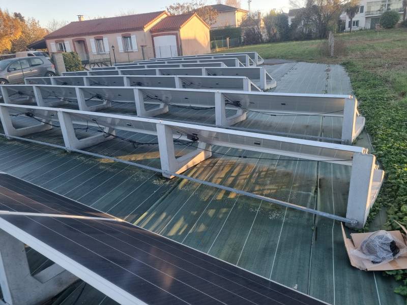 découvrez nos solutions de panneaux photovoltaïques à saint-gaudens pour une énergie propre et renouvelable. profitez des avantages économiques et écologiques de l'énergie solaire tout en contribuant à la transition énergétique.