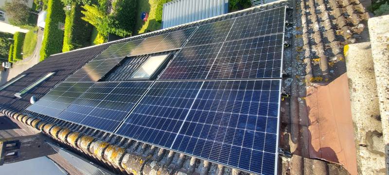 découvrez les avantages des panneaux photovoltaïques dans les alpes : une solution durable pour réduire votre empreinte carbone tout en bénéficiant d'une source d'énergie renouvelable. informez-vous sur l'installation, les aides disponibles et les performances énergétiques adaptées au climat alpin.