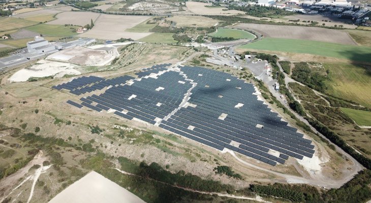 découvrez les panneaux photovoltaïques à clermont-ferrand : une solution écologique et économique pour produire votre propre énergie. optimisez votre consommation d'électricité et contribuez à la transition énergétique avec des installations adaptées à vos besoins.
