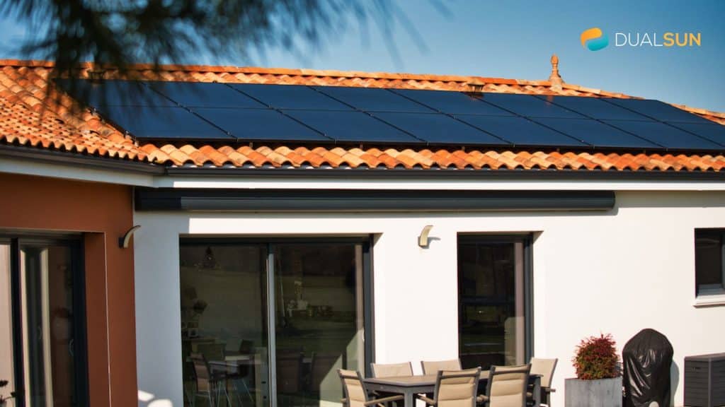 découvrez les panneaux photovoltaïques dualsun, une solution innovante et performante pour produire de l'énergie solaire tout en chauffant votre eau. optimisez votre consommation énergétique avec cette technologie écologique et rentable.