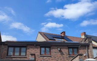 découvrez nos solutions de panneaux photovoltaïques à namur. profitez d'une énergie renouvelable et durable tout en réduisant vos factures d'électricité. contactez-nous pour une installation sur mesure et bénéficiez des aides disponibles.