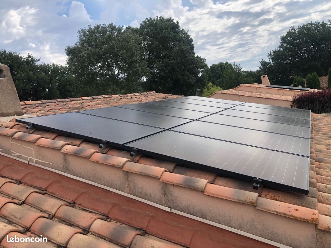 découvrez nos panneaux solaires de 3 kwc, idéaux pour optimiser votre consommation d'énergie tout en réduisant votre empreinte carbone. profitez d'une installation efficace, économique et respectueuse de l'environnement pour un avenir durable.