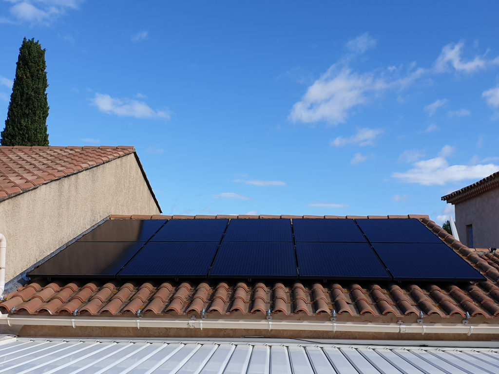 découvrez nos panneaux solaires 3 kwc, une solution efficace et économique pour produire votre propre électricité verte. idéaux pour les maisons individuelles, ils vous aident à réduire votre facture d'énergie tout en contribuant à la protection de l'environnement. optez pour une énergie renouvelable et soucieuse de l'avenir!