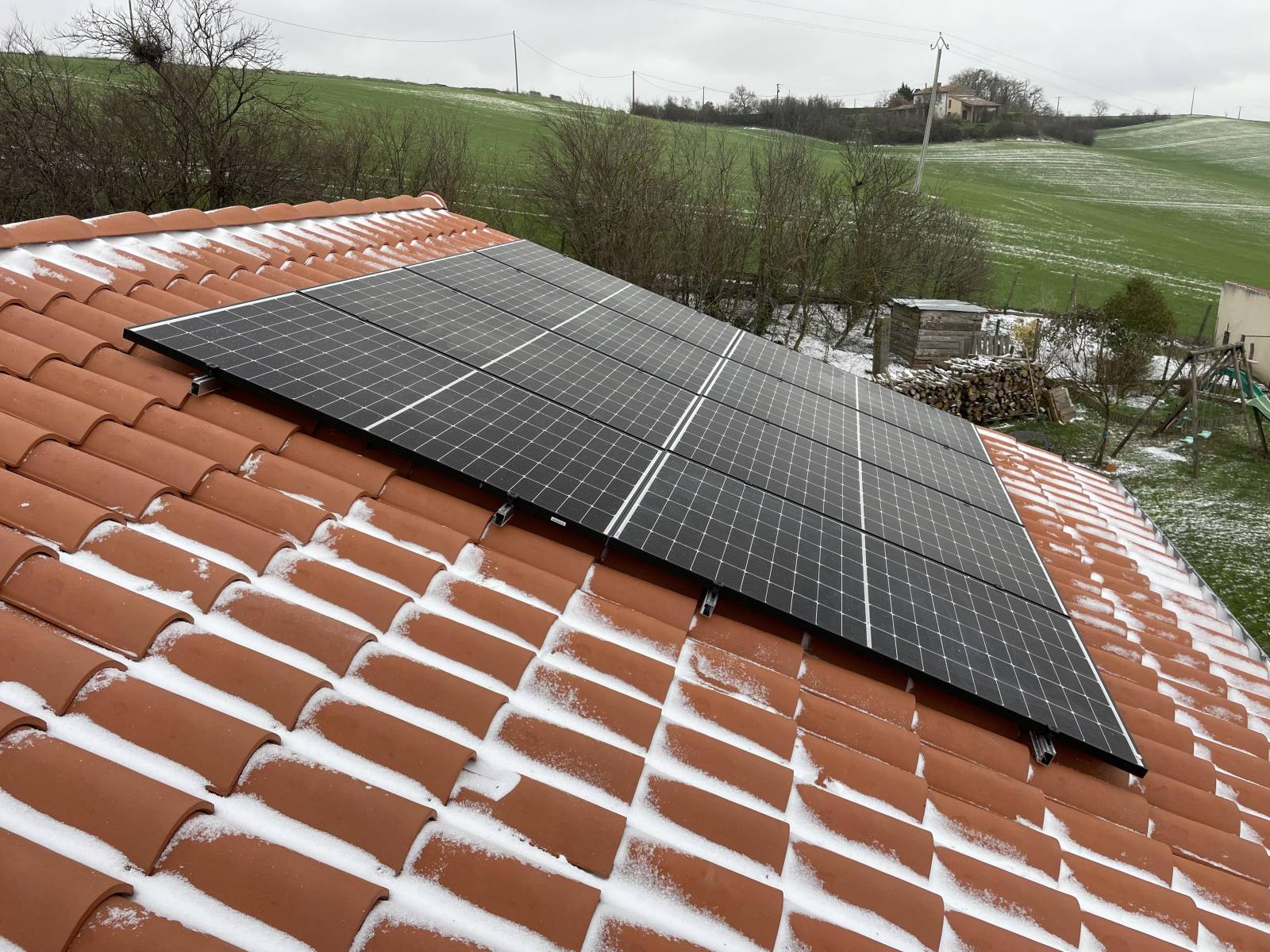 découvrez les avantages des panneaux solaires pour une énergie renouvelable et économique. transformez votre maison en une source d'énergie verte tout en réduisant vos factures d'électricité et en contribuant à la protection de l'environnement.