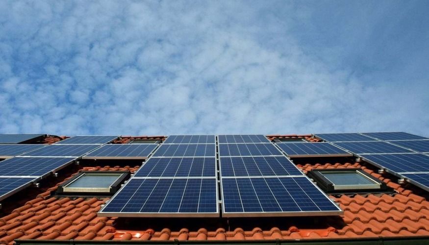 découvrez les avantages des panneaux solaires dans les alpes-maritimes. optez pour une énergie renouvelable, réduisez votre facture d'électricité et contribuez à la protection de l'environnement. informez-vous sur les installations adaptées à votre maison et les aides disponibles pour un projet solaire réussi.