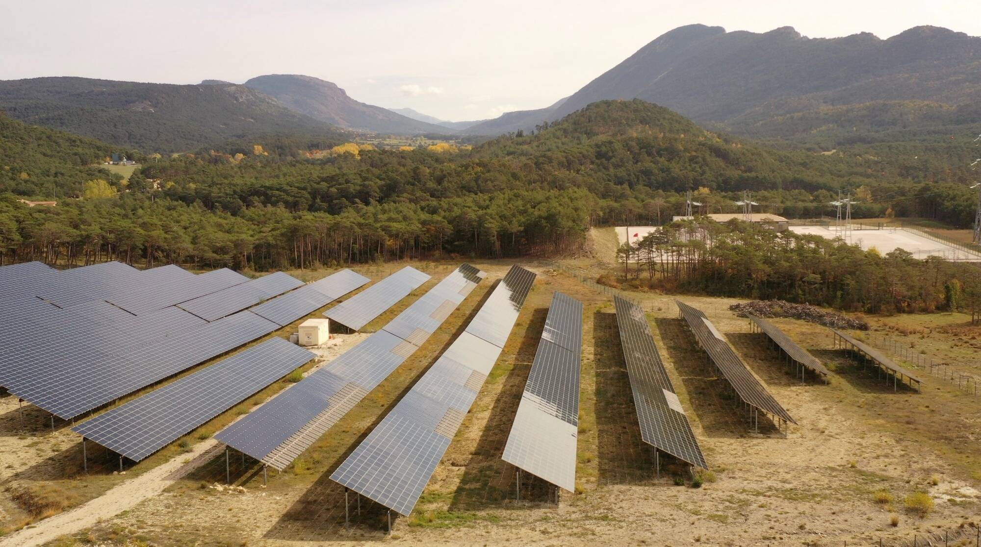 découvrez les avantages des panneaux solaires dans les alpes-maritimes : une solution écologique et économique pour produire votre propre énergie. profitez du soleil de la côte d'azur tout en réduisant votre empreinte carbone et en diminuant vos factures d'électricité.