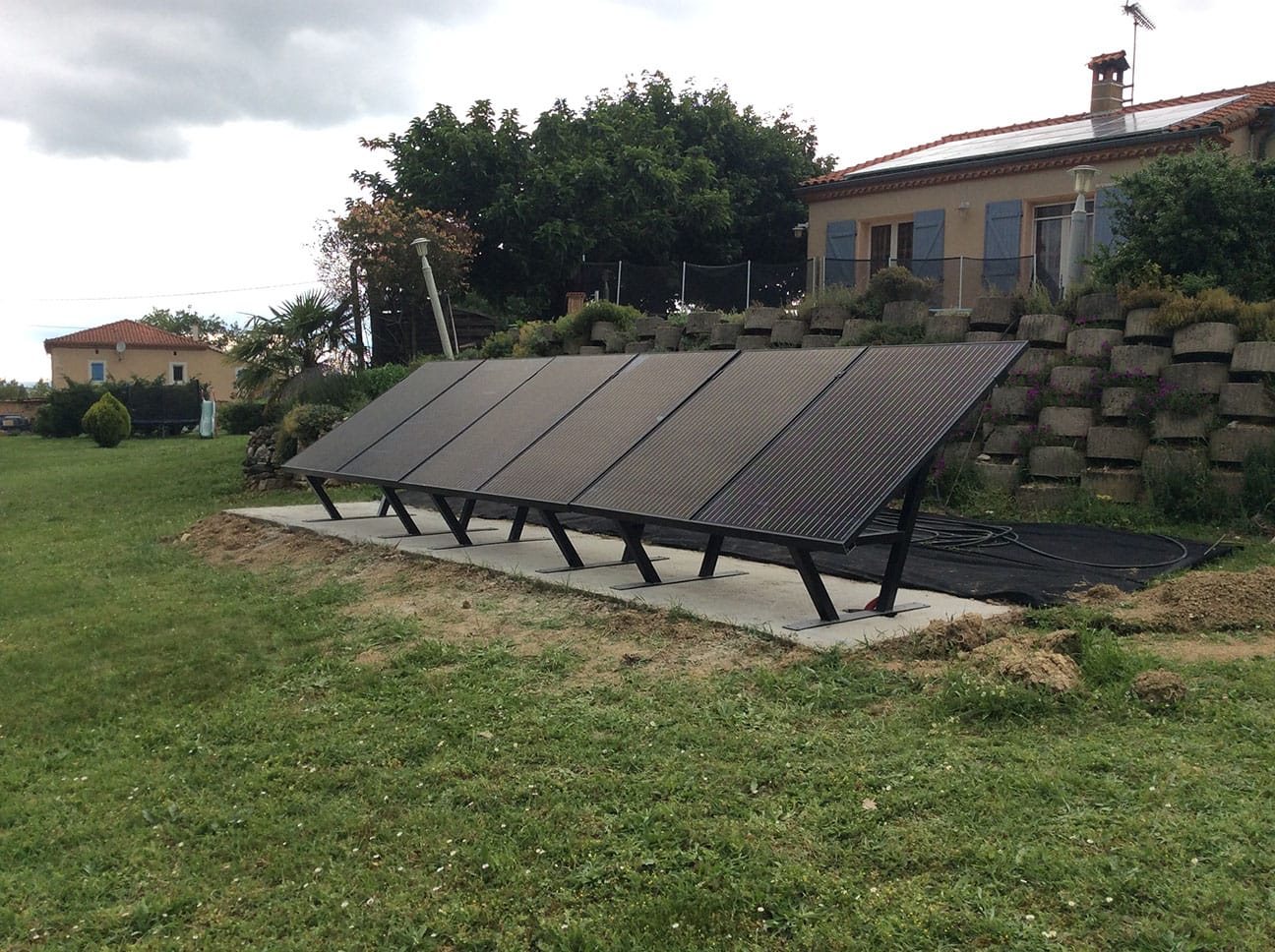 découvrez les avantages des panneaux solaires au sol, une solution efficace et durable pour produire de l'énergie renouvelable. apprenez comment optimiser votre installation, réduire vos factures d'électricité et contribuer à la protection de l'environnement grâce à cette technologie innovante.