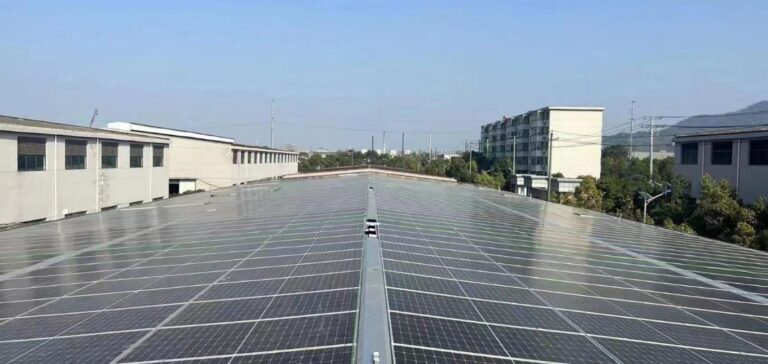 découvrez les meilleures solutions de panneaux solaires pour entreprises en france. optimisez votre consommation d'énergie, réduisez vos coûts d'électricité et engagez-vous pour une empreinte carbone réduite grâce à des installations photovoltaïques performantes.