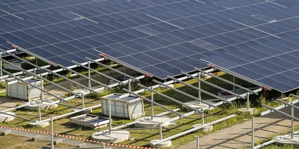 découvrez comment les panneaux solaires urbains transforment nos villes en espaces durables. explorez les avantages, l'installation et l'impact écologique de cette technologie innovante qui favorise la transition énergétique en milieu urbain.