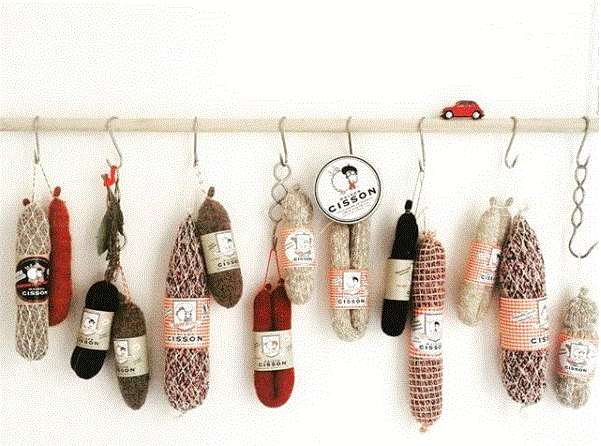 célébrez votre nouvelle maison avec style ! découvrez nos conseils pour organiser la parfaite pendaison de crémaillère : idées de décorations, jeux, recettes et astuces pour créer une ambiance conviviale et mémorable. faites de cet événement un moment inoubliable pour vous et vos invités.