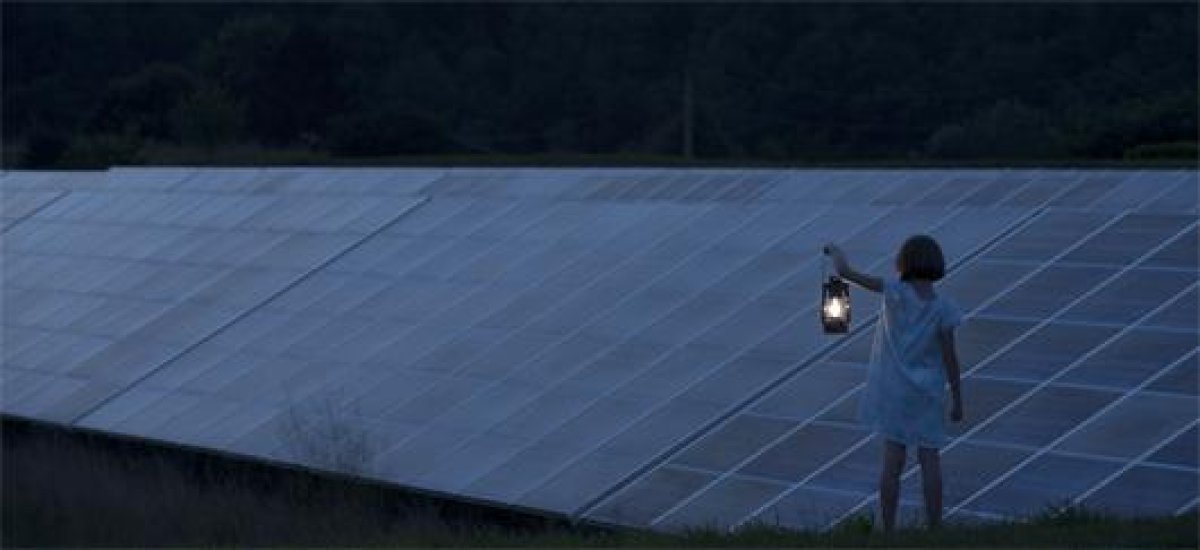 découvrez l'impact et l'évolution de l'énergie photovoltaïque en 2016, avec une capacité atteignant 300 gw. cette analyse profonde explore les réussites, les défis et les perspectives d'avenir du secteur solaire à cette époque.