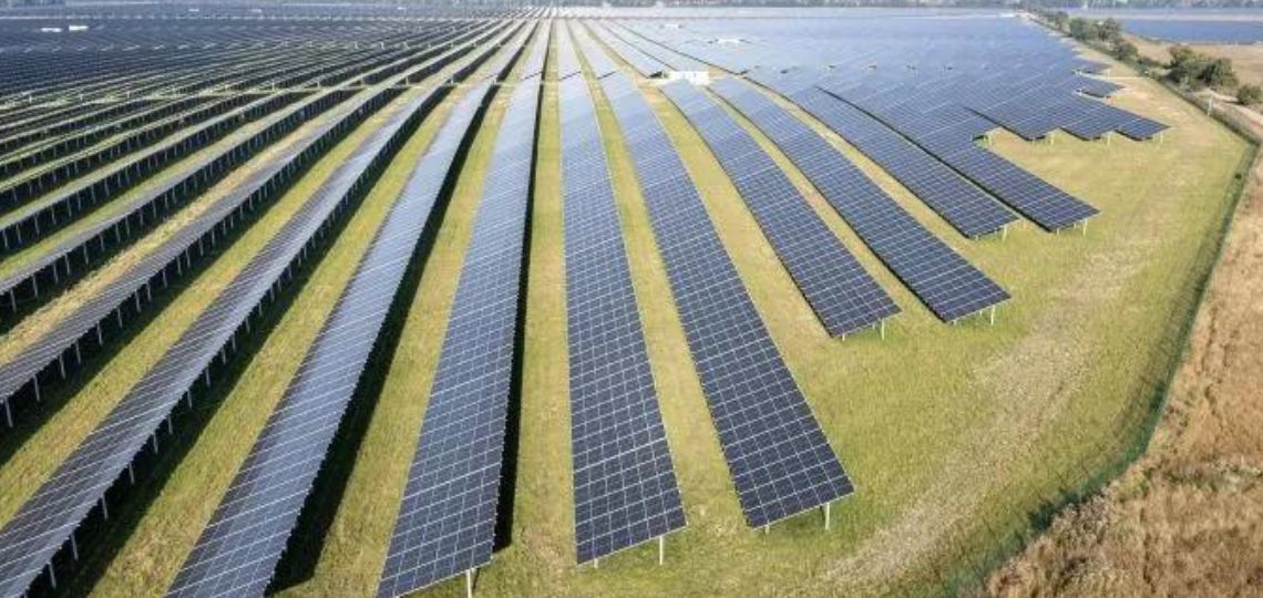 découvrez le potentiel du photovoltaïque en allemagne, un leader en énergie solaire en europe. explorez les initiatives, les technologies innovantes et les projets durables qui façonnent l'avenir énergétique du pays.