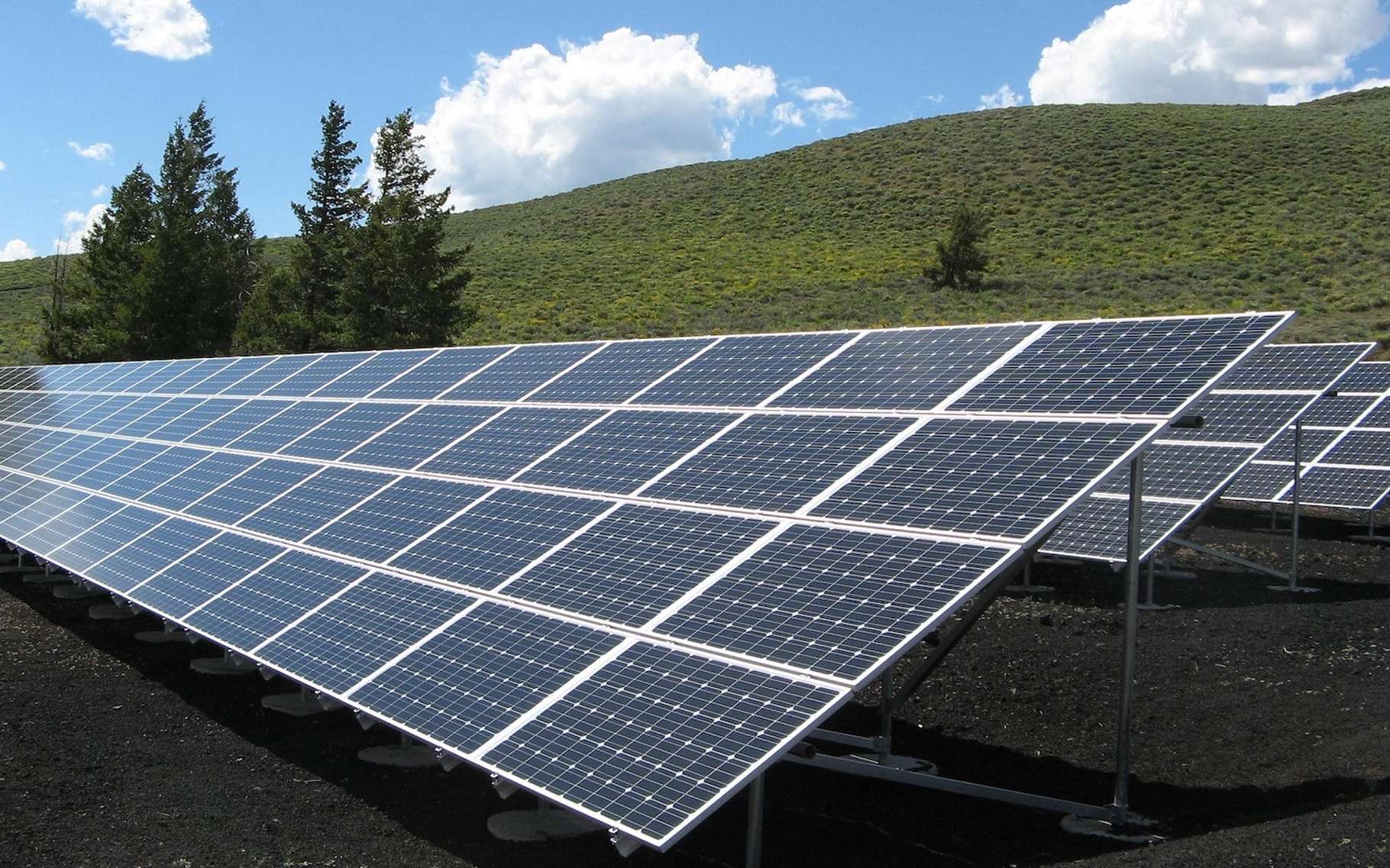 découvrez les tendances et développements du marché photovoltaïque en france en 2018. analyse des politiques énergétiques, des innovations technologiques et de l'impact environnemental pour une transition énergétique réussie.