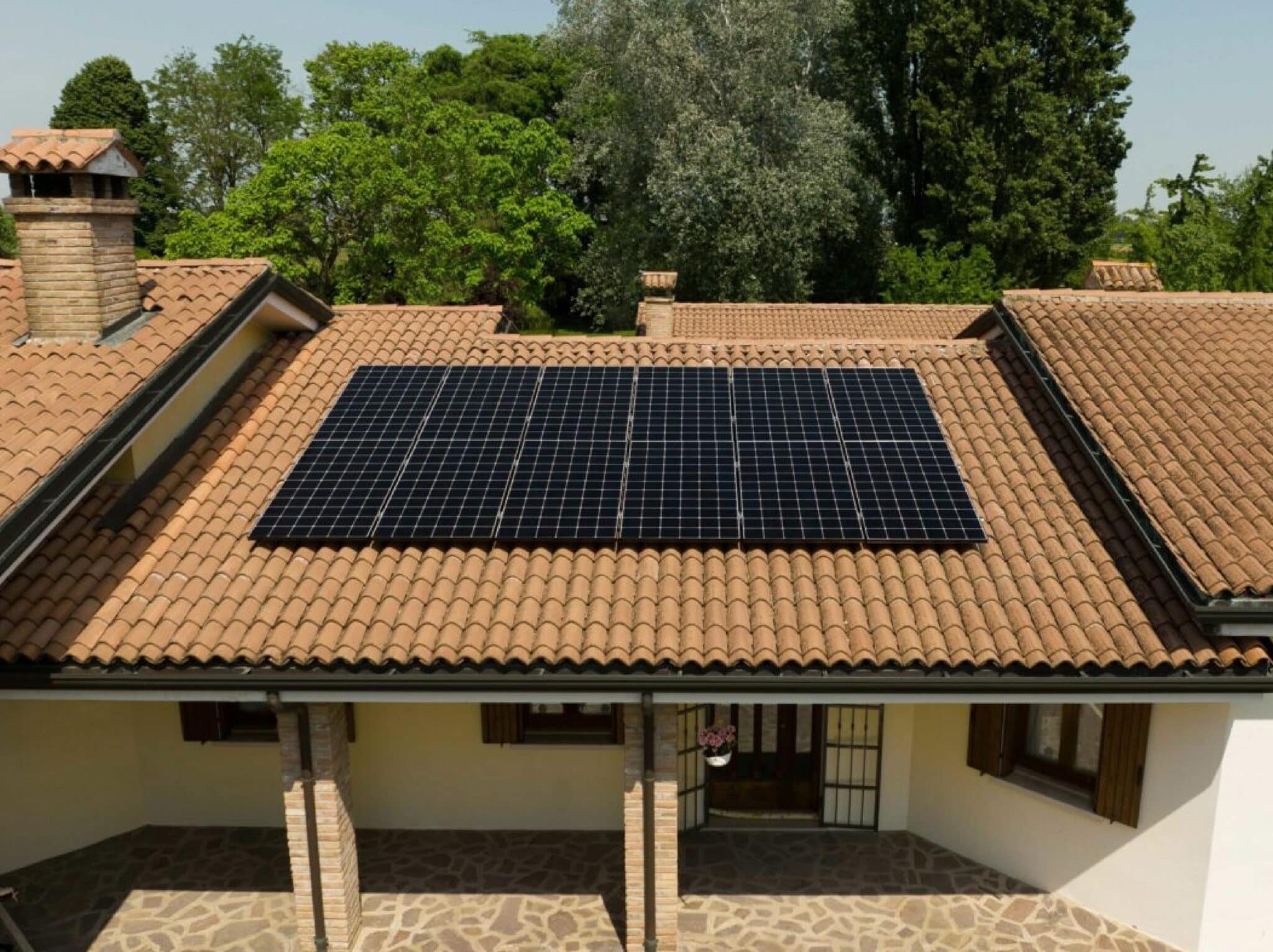 découvrez les différentes options photovoltaïques pour optimiser votre production d'énergie solaire. évaluez les panneaux solaires, systèmes de stockage et solutions d'installation adaptées à vos besoins et contribuez à un avenir énergétique durable.