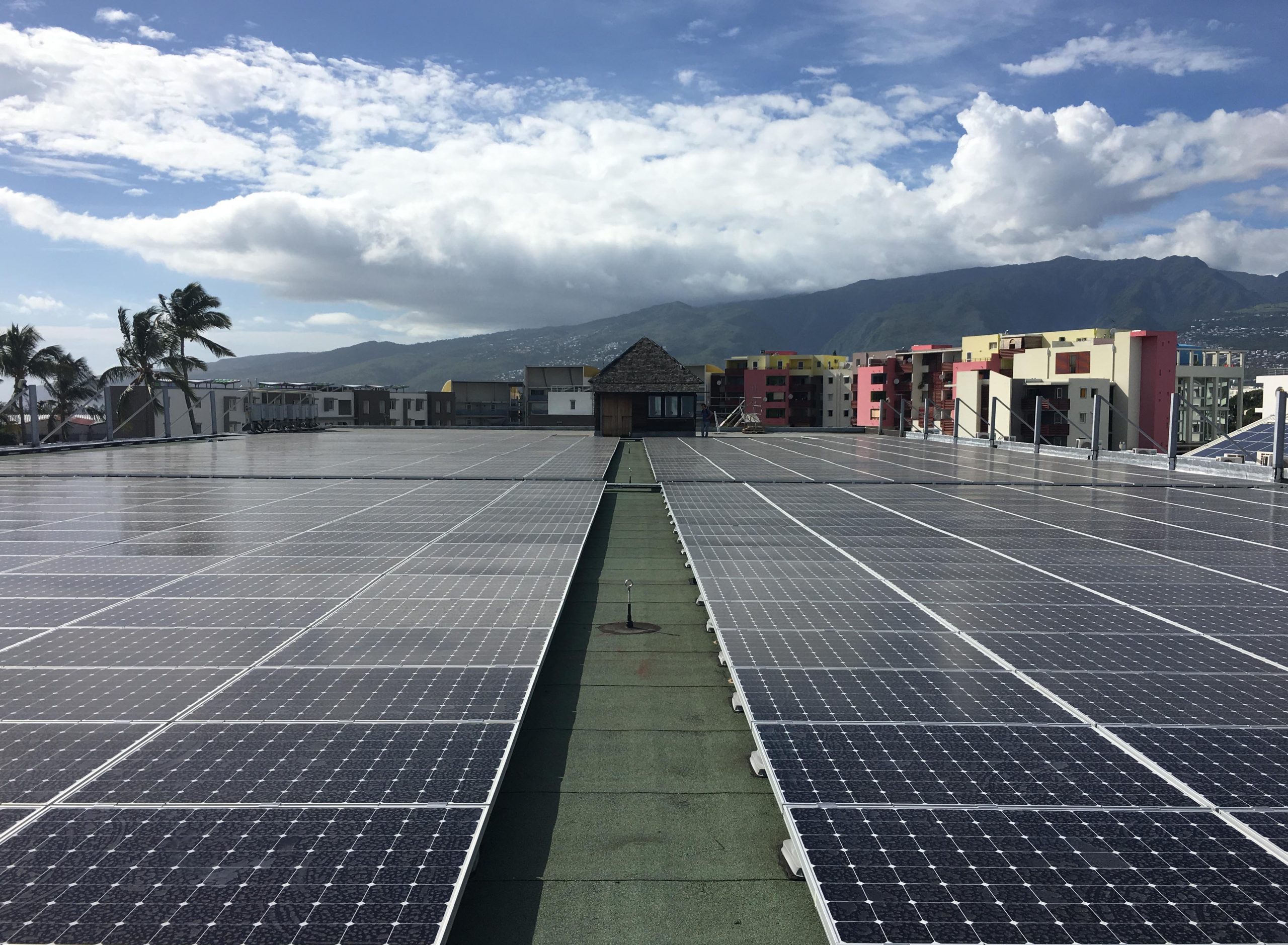 découvrez les avantages de l'énergie photovoltaïque à la réunion. informez-vous sur les installations solaires, les subventions disponibles et comment contribuer à un avenir durable tout en réduisant vos factures d'électricité.