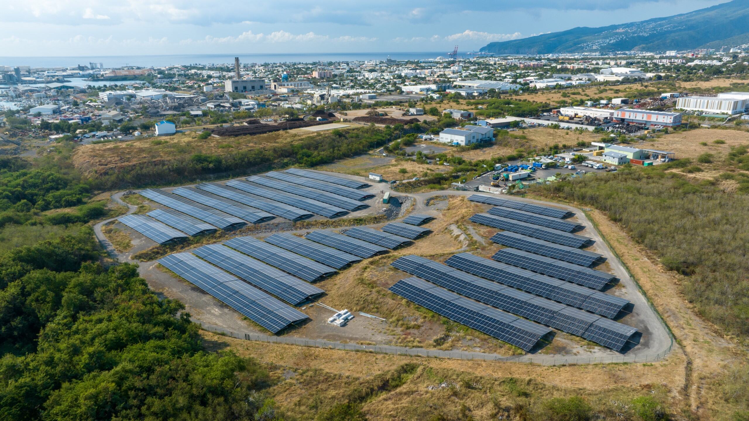 découvrez les solutions photovoltaïques à la réunion pour optimiser votre production d'énergie renouvelable. informez-vous sur les avantages, les installations et les aides disponibles pour un avenir durable.