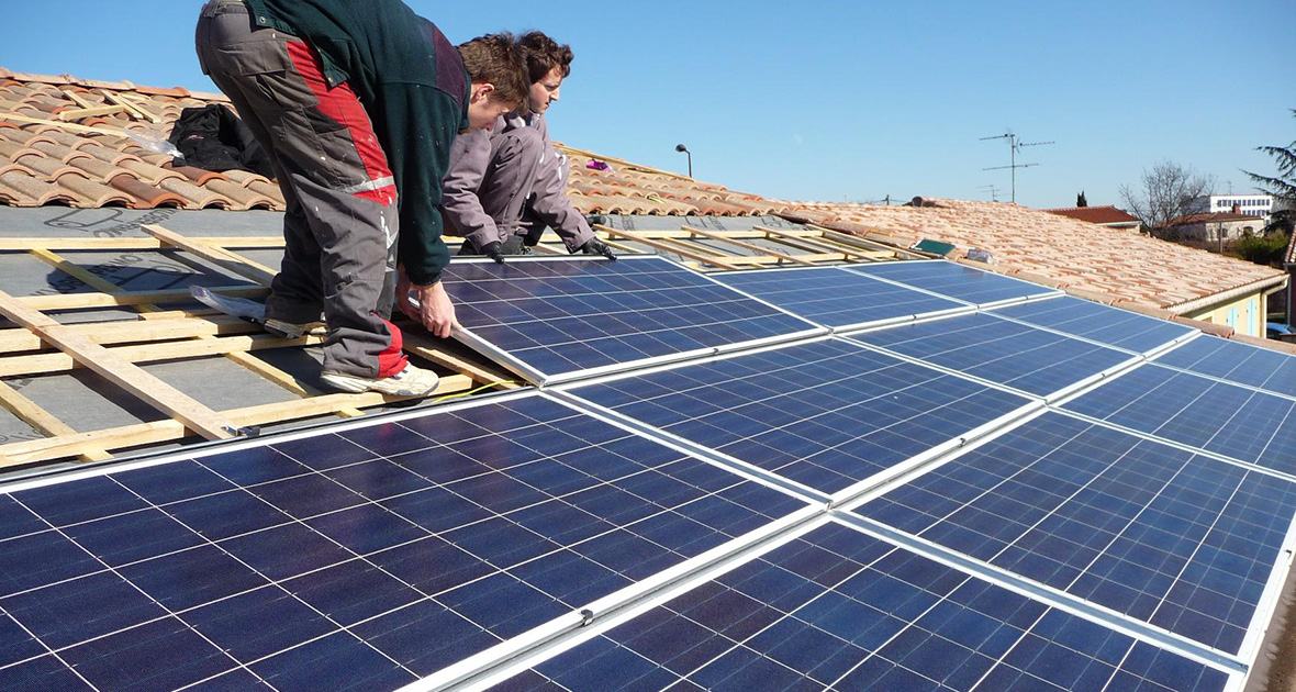 découvrez les solutions photovoltaïques dans le tarn pour optimiser votre consommation d'énergie et contribuer à la transition énergétique. profitez de l'énergie solaire, réduisez vos factures d'électricité et valorisez votre patrimoine grâce à des installations adaptées à vos besoins.