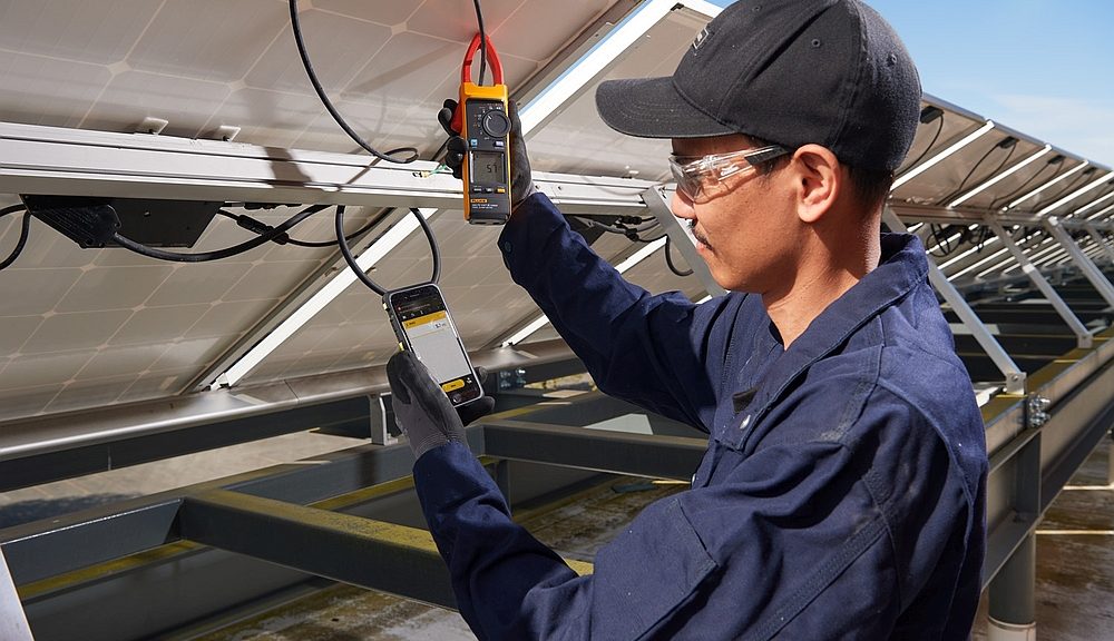 découvrez notre sélection de pinces ampèremétriques photovoltaïques, idéales pour mesurer avec précision les courants dans les systèmes solaires. optimisez vos installations photovoltaïques grâce à des outils de mesure fiables et performants.
