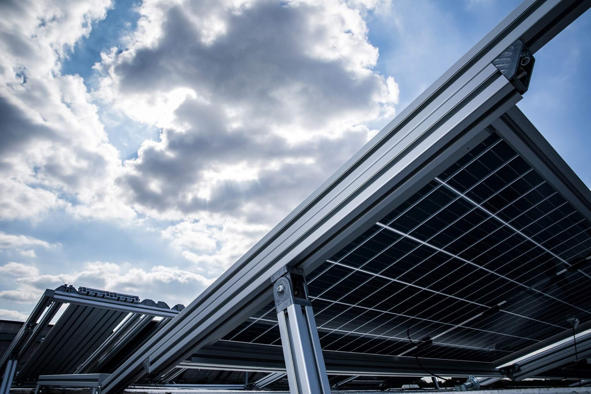 découvrez notre guide complet sur les plans solaires, une solution durable pour produire votre propre énergie verte. apprenez comment optimiser l'installation de panneaux solaires, réduire vos factures d'électricité et contribuer à la protection de l'environnement.