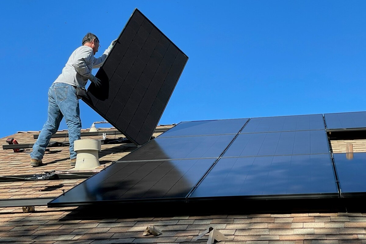 découvrez les tarifs au mètre carré des panneaux solaires et comparez les prix pour optimiser votre investissement énergétique. informez-vous sur les coûts, les aides financières disponibles et les avantages des panneaux photovoltaïques pour une énergie renouvelable.