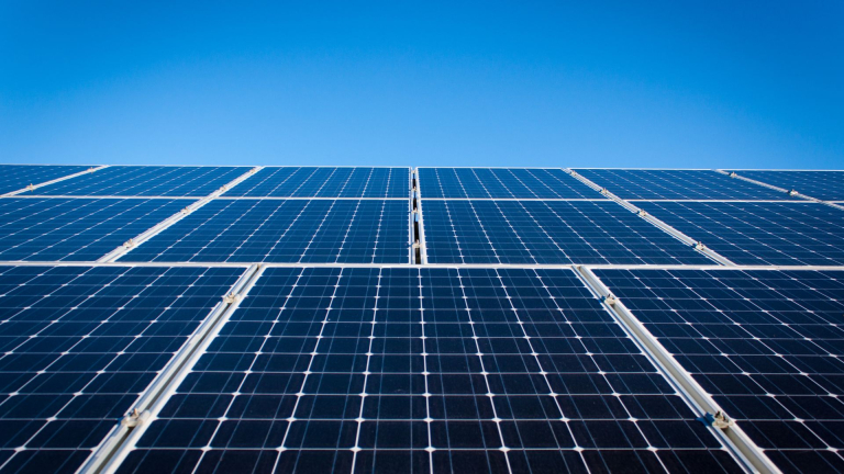 découvrez comment une production photovoltaïque de 3 kwc peut devenir une solution rentable pour votre consommation d'énergie. profitez des avantages économiques et écologiques de l'énergie solaire tout en réduisant vos factures d'électricité.