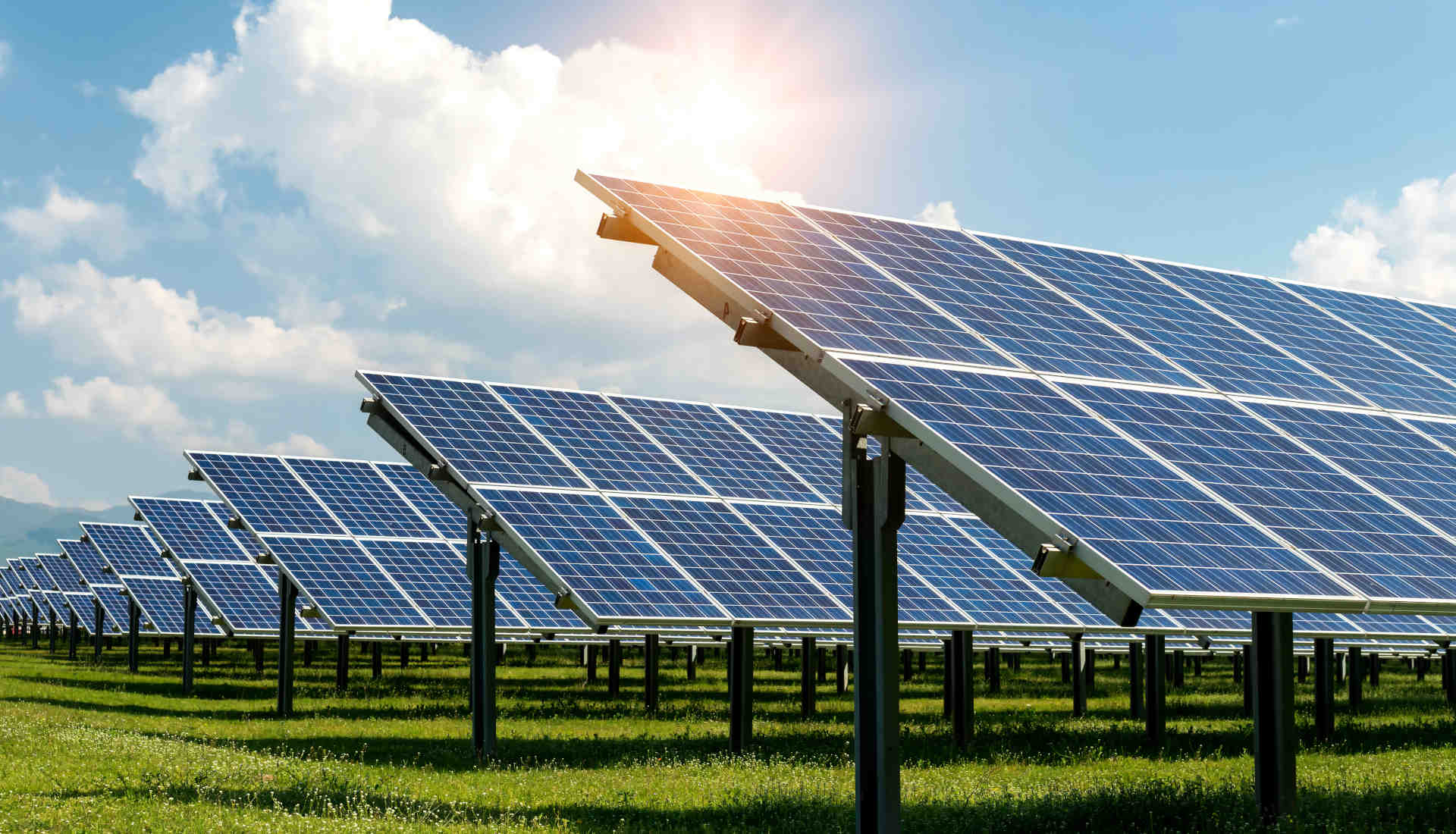 découvrez la réglementation actuelle sur les panneaux photovoltaïques en france. informez-vous sur les normes, les aides financières, et les obligations légales pour optimiser l'installation de votre système solaire.