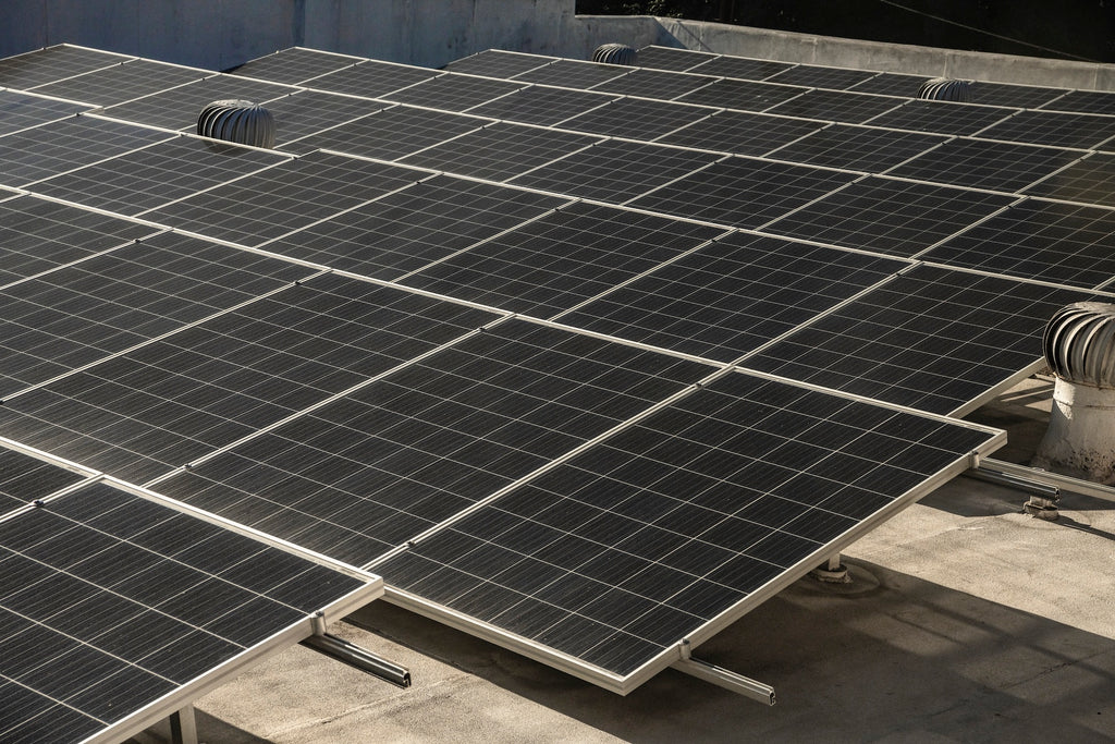 découvrez la réglementation photovoltaïque en france : ses normes, obligations et possibilités pour installer des panneaux solaires. informez-vous sur les aides disponibles et les démarches à suivre pour une transition énergétique réussie.