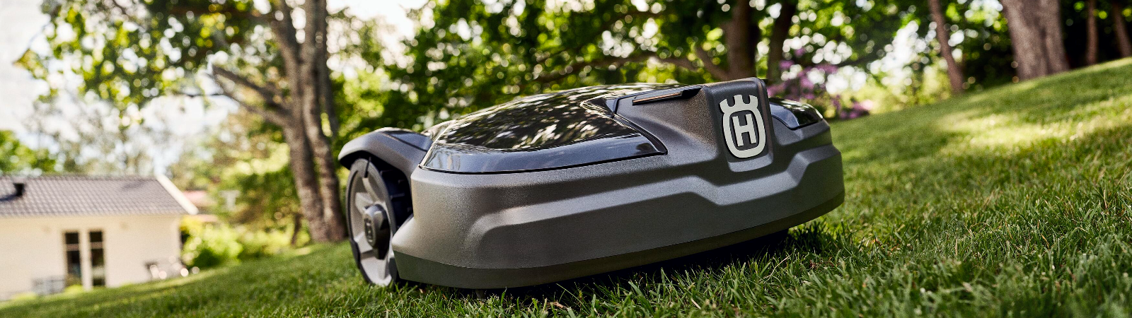 découvrez l'univers des robots tondeuses, des appareils innovants qui prennent en charge l'entretien de votre pelouse. profitez d'une tontes automatique, précise et silencieuse pour un jardin toujours impeccable, sans effort!