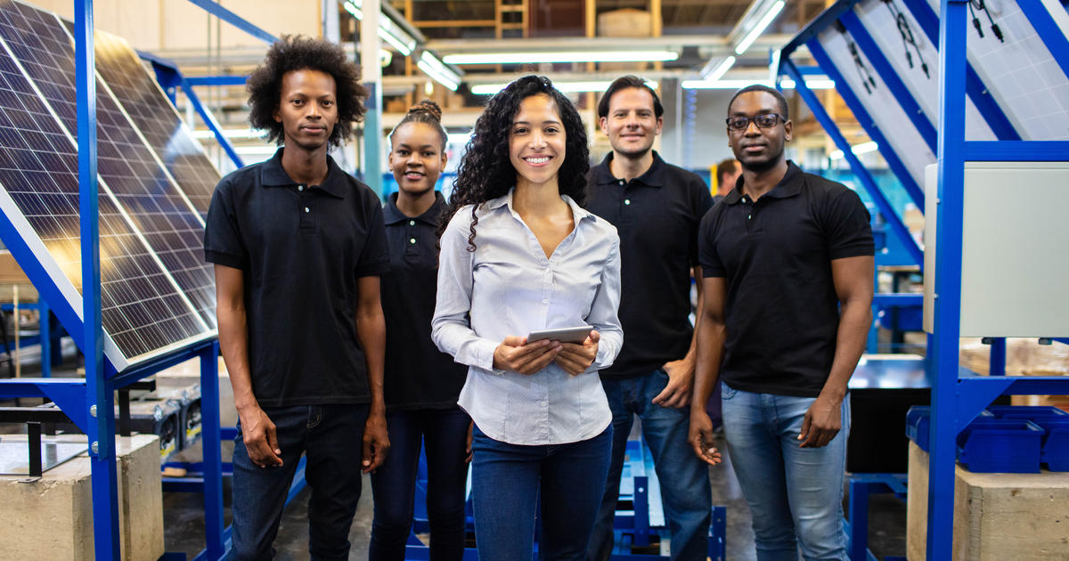 découvrez tout ce qu'il faut savoir sur le salaire d'un poseur de panneaux solaires en france. explorez les influences sur la rémunération, les compétences requises et les perspectives de carrière dans un secteur en pleine expansion. informez-vous sur les chiffres clés et les tendances du marché pour maximiser vos opportunités professionnelles.