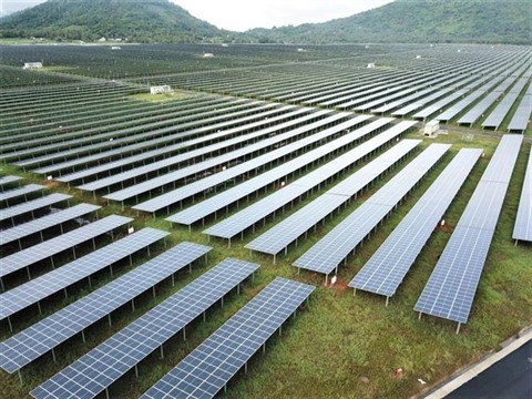 découvrez comment la sécurité énergétique durable contribue à un avenir plus vert et résilient. explorez les stratégies et solutions pour garantir un approvisionnement énergétique fiable tout en préservant l'environnement.