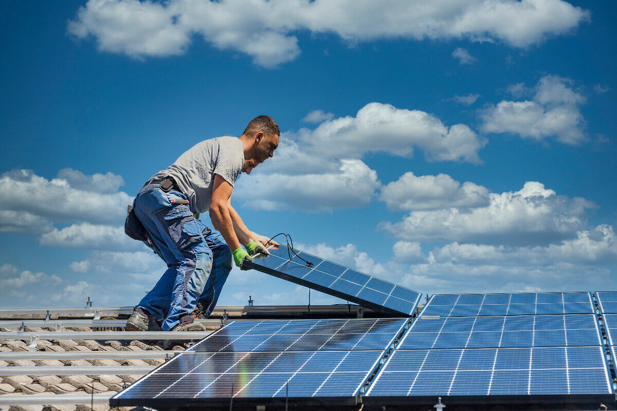 découvrez les tarifs des panneaux solaires en 2023. comparez les prix, les offres disponibles et optimisez vos économies d'énergie grâce à nos conseils sur les panneaux solaires adaptés à vos besoins.