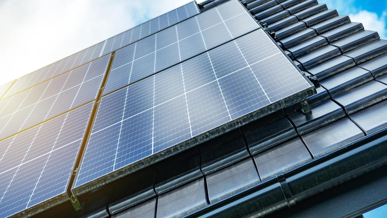 découvrez les tarifs photovoltaïques pour 2025 : optimisez votre investissement en énergie solaire grâce à nos analyses des prix, tendances du marché et conseils pour bénéficier des meilleures offres.