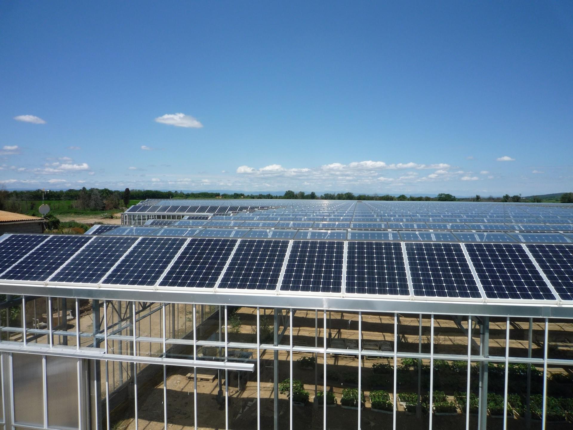 découvrez tecsol pv, votre expert en solutions photovoltaïques. profitez de notre expertise pour des installations solaires performantes et durables, tout en contribuant à la transition énergétique.
