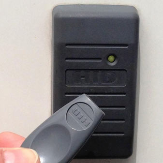 découvrez nos solutions d'alarme en leasing, alliant sécurité optimale et flexibilité financière. protégez votre habitation ou votre entreprise sans engendrer de coûts initiaux élevés. optez pour un système d'alarme moderne et efficace, avec un contrat sur mesure adapté à vos besoins.