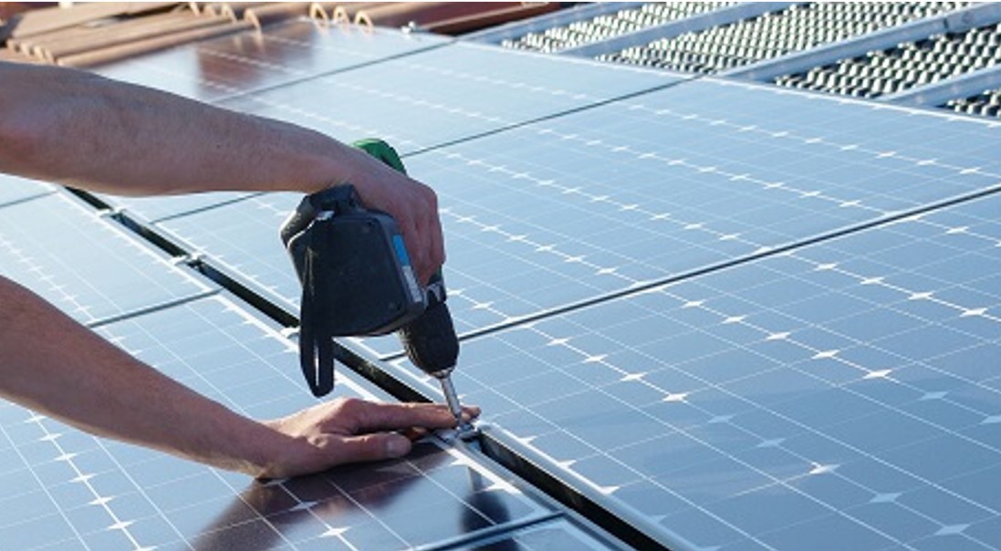 découvrez l'assurance photovoltaïque, une couverture complète pour protéger votre installation solaire contre les risques de dommages, de vol et de pannes. optimisez votre investissement et profitez d'une tranquillité d'esprit tout en contribuant à une énergie plus verte.