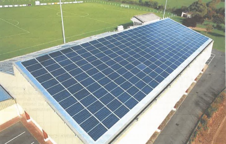 découvrez les avantages de l'autoconsommation solaire en france : réduisez vos factures d'énergie, valorisez votre espace et participez à la transition énergétique. profitez d'une solution durable et économique grâce à l'énergie solaire !