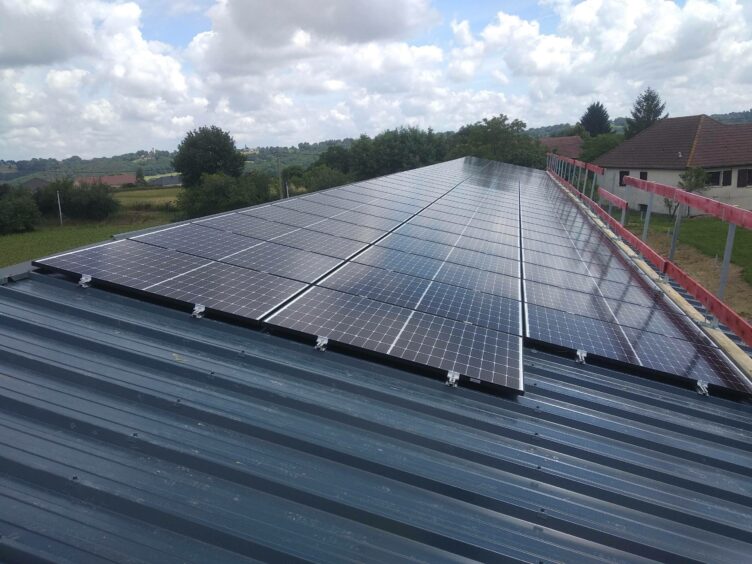 découvrez les avantages du bac acier photovoltaïque, une solution innovante pour intégrer la production d'énergie solaire à vos constructions. découvrez comment allier durabilité, esthétisme et performance énergétique avec nos conseils et informations.