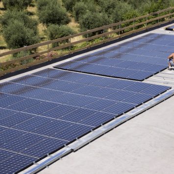 découvrez tout ce qu'il faut savoir sur le bail photovoltaïque : une solution avantageuse pour louer des panneaux solaires et produire de l'énergie renouvelable tout en bénéficiant d'un revenu complémentaire.