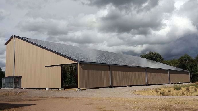découvrez les avantages des bâtiments agricoles photovoltaïques, une solution innovante pour allier production agricole et énergie renouvelable. optimisez vos cultures tout en réduisant vos coûts énergétiques grâce à l'installation de panneaux solaires sur vos infrastructures agricoles.
