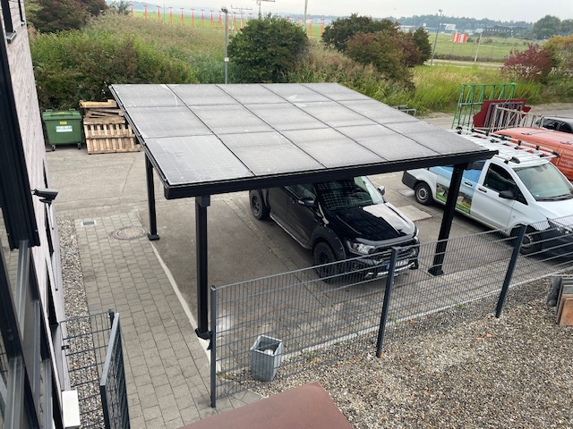 découvrez nos carports solaires en belgique, des solutions innovantes pour protéger votre véhicule tout en produisant de l'énergie verte. alliez esthétique et efficacité énergétique avec nos designs modernes adaptés à tous les espaces.